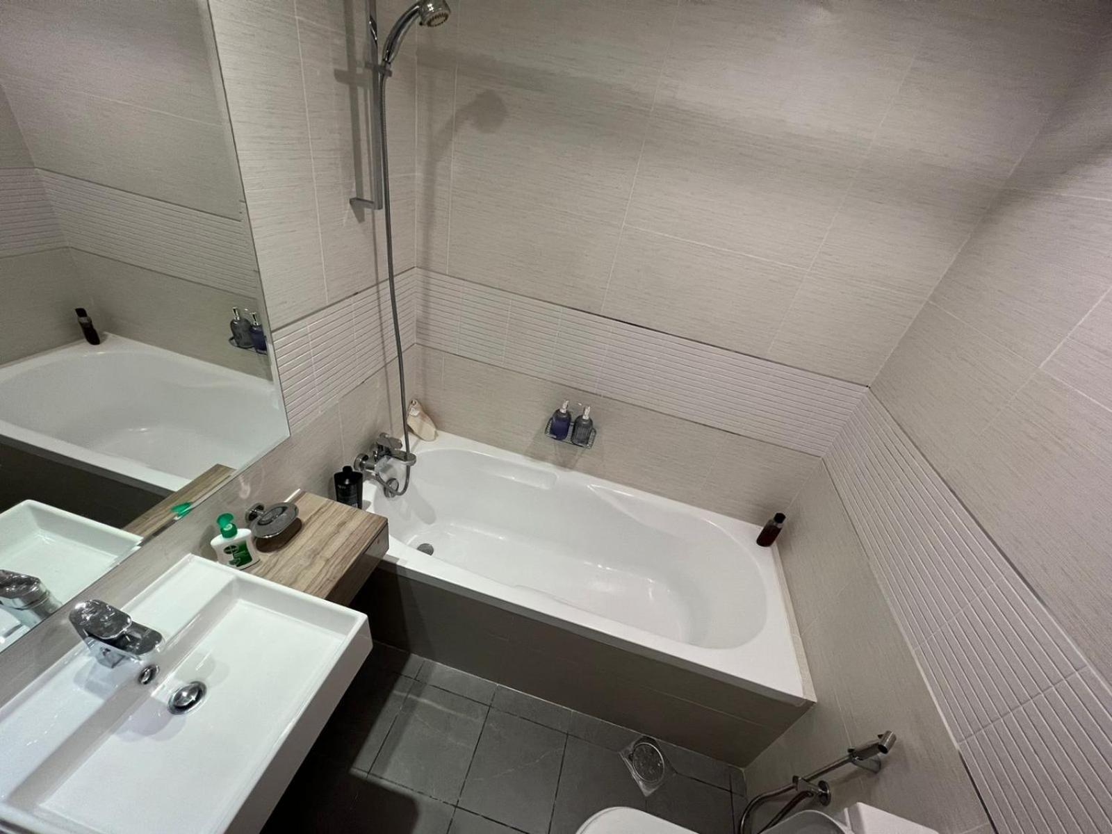 Dinar Home Abu Dhabi Bagian luar foto