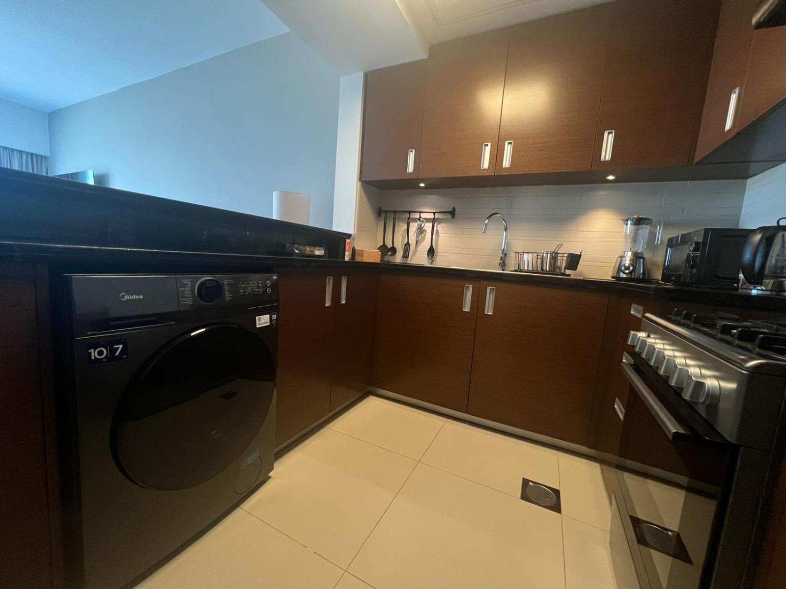 Dinar Home Abu Dhabi Bagian luar foto